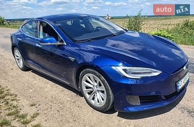 Tesla Model S  2016