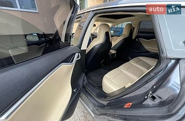 Лифтбек Tesla Model S 2015 в Чернигове