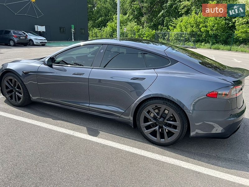 Лифтбек Tesla Model S 2021 в Киеве