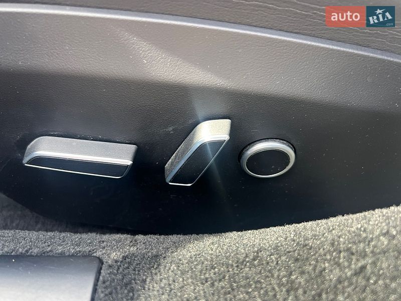 Лифтбек Tesla Model S 2021 в Киеве