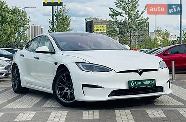 Tesla Model S  2022