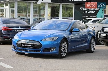 Tesla Model S  2015