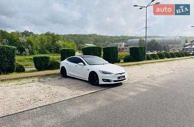 Ліфтбек Tesla Model S 2016 в Дніпрі