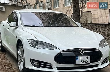 Tesla Model S  2015