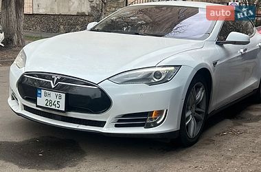 Tesla Model S  2015