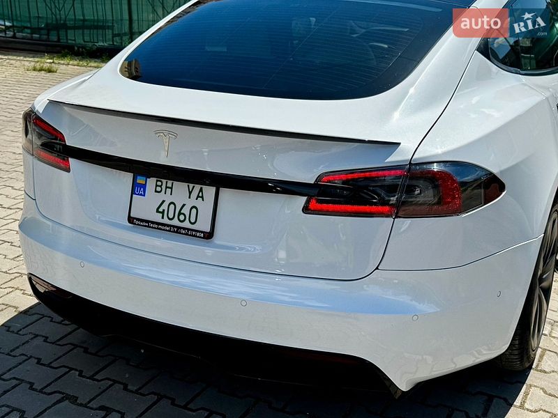 Лифтбек Tesla Model S 2022 в Одессе