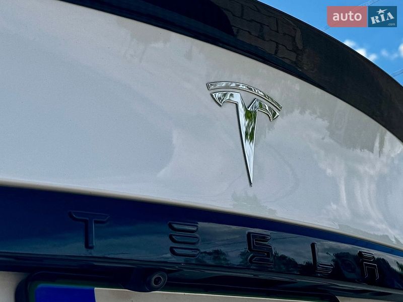 Лифтбек Tesla Model S 2022 в Одессе