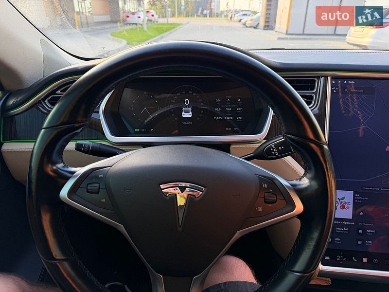 Лифтбек Tesla Model S 2013 в Львове