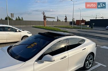 Лифтбек Tesla Model S 2013 в Львове