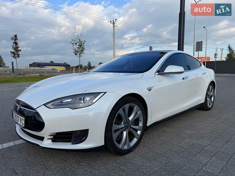 Лифтбек Tesla Model S 2013 в Львове