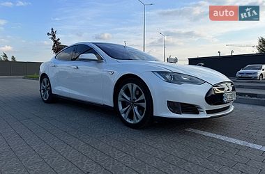 Лифтбек Tesla Model S 2013 в Львове