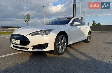 Лифтбек Tesla Model S 2013 в Львове