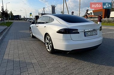 Лифтбек Tesla Model S 2013 в Львове