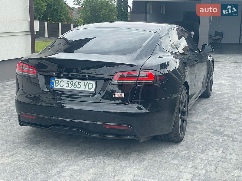 Лифтбек Tesla Model S 2023 в Львове