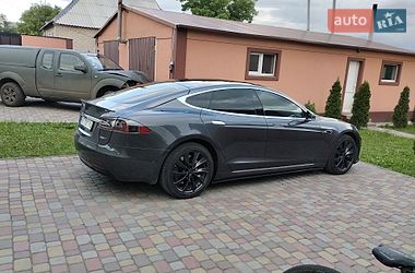 Лифтбек Tesla Model S 2018 в Днепре