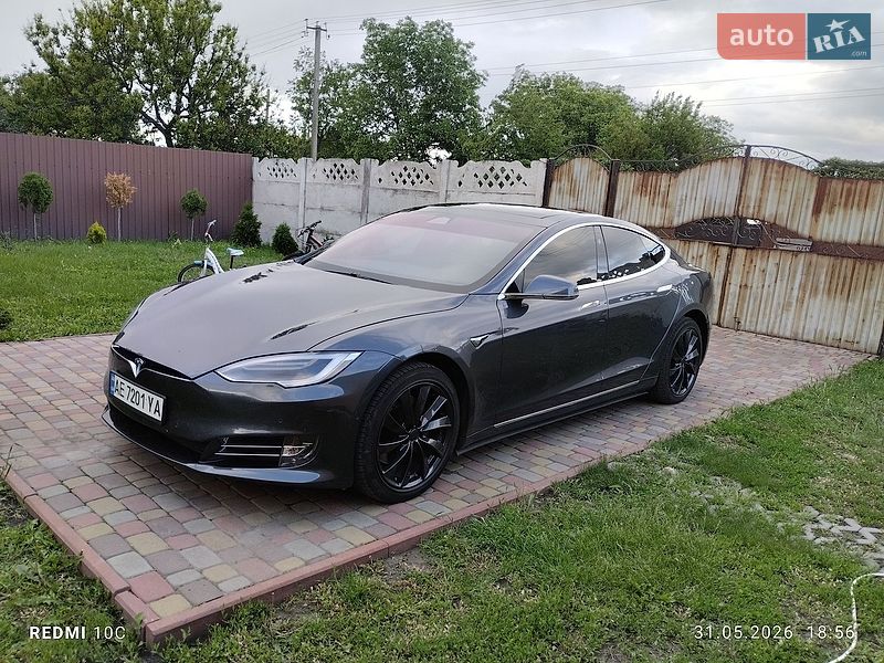 Лифтбек Tesla Model S 2018 в Днепре