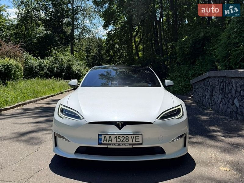 Лифтбек Tesla Model S 2021 в Киеве фото Лифтбек Tesla Model S 2021 в Киеве