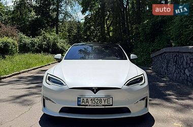 Tesla Model S  2021