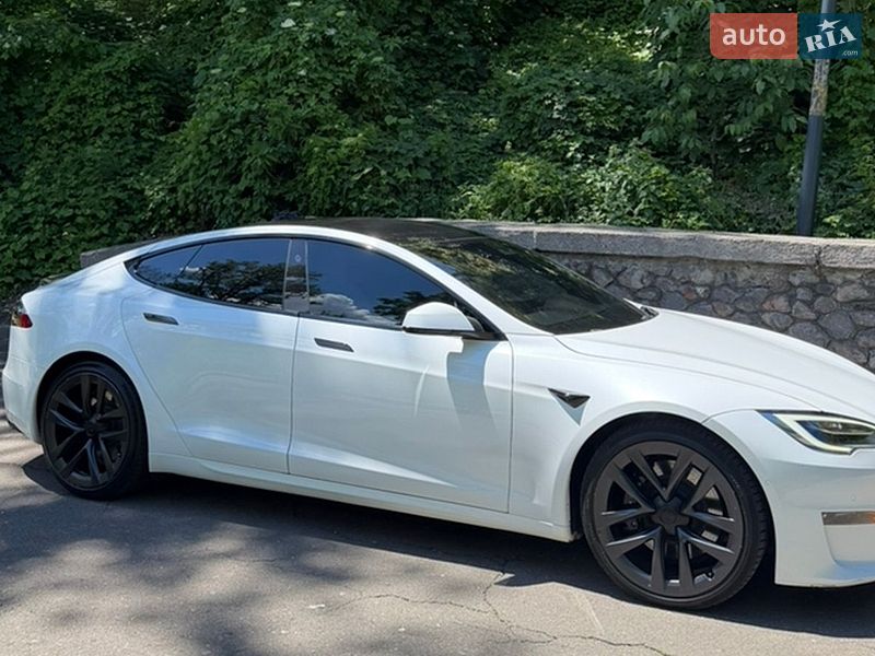 Лифтбек Tesla Model S 2021 в Киеве фото 3 Лифтбек Tesla Model S 2021 в Киеве
