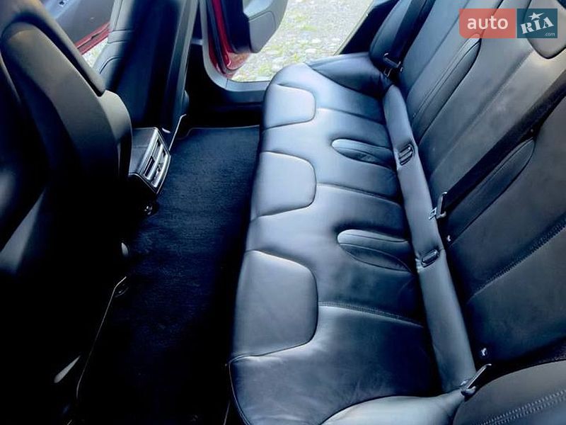 Ліфтбек Tesla Model S 2015 в Києві