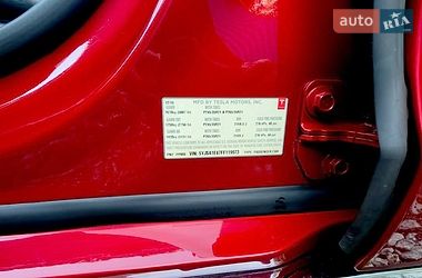 Ліфтбек Tesla Model S 2015 в Києві