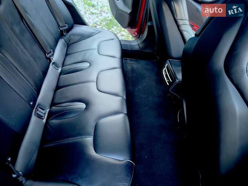 Ліфтбек Tesla Model S 2015 в Києві