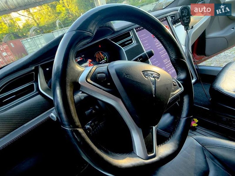 Ліфтбек Tesla Model S 2015 в Києві