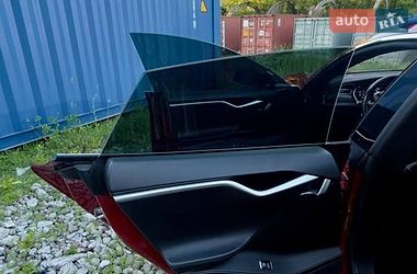 Ліфтбек Tesla Model S 2015 в Києві
