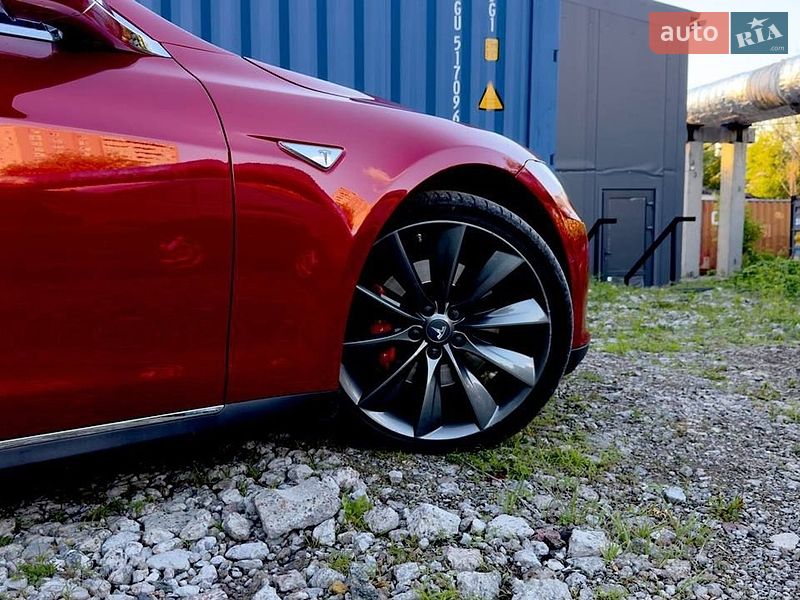 Ліфтбек Tesla Model S 2015 в Києві