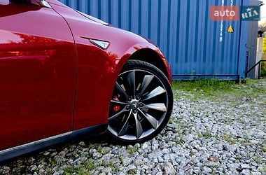 Ліфтбек Tesla Model S 2015 в Києві