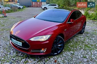 Ліфтбек Tesla Model S 2015 в Києві