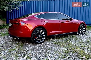 Ліфтбек Tesla Model S 2015 в Києві