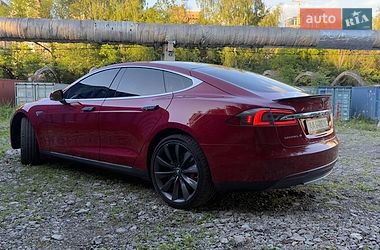 Ліфтбек Tesla Model S 2015 в Києві