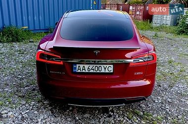 Ліфтбек Tesla Model S 2015 в Києві