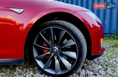 Ліфтбек Tesla Model S 2015 в Києві