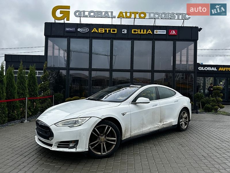 Tesla Model S 2013