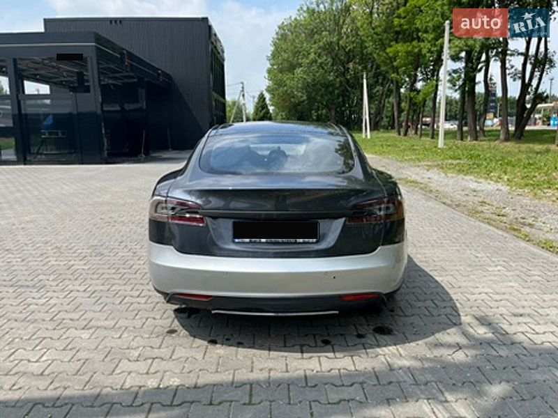 Ліфтбек Tesla Model S 2015 в Львові фото 7 Ліфтбек Tesla Model S 2015 в Львові