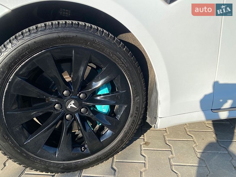 Ліфтбек Tesla Model S 2018 в Одесі