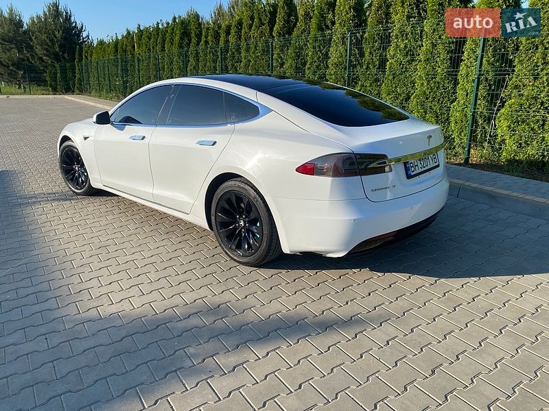 Ліфтбек Tesla Model S 2018 в Одесі