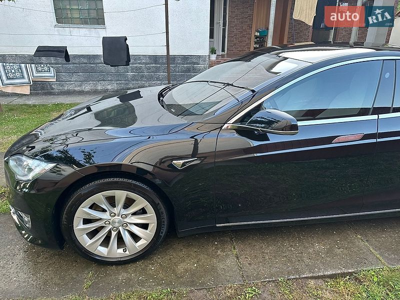 Лифтбек Tesla Model S 2019 в Виноградове