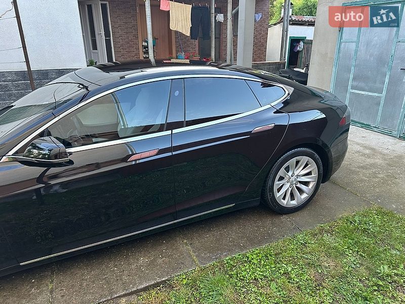 Лифтбек Tesla Model S 2019 в Виноградове