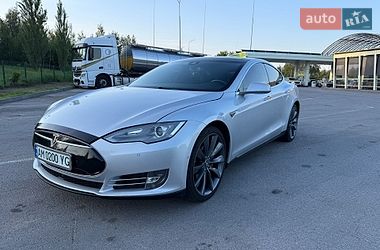 Tesla Model S 2014