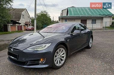 Tesla Model S  2018
