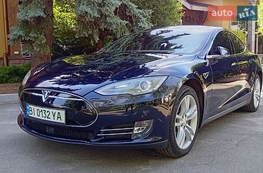 Tesla Model S  2015