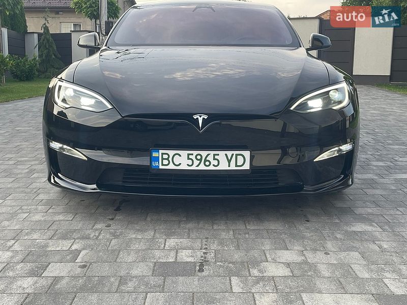 Лифтбек Tesla Model S 2023 в Львове
