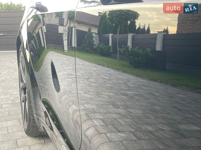 Лифтбек Tesla Model S 2023 в Львове