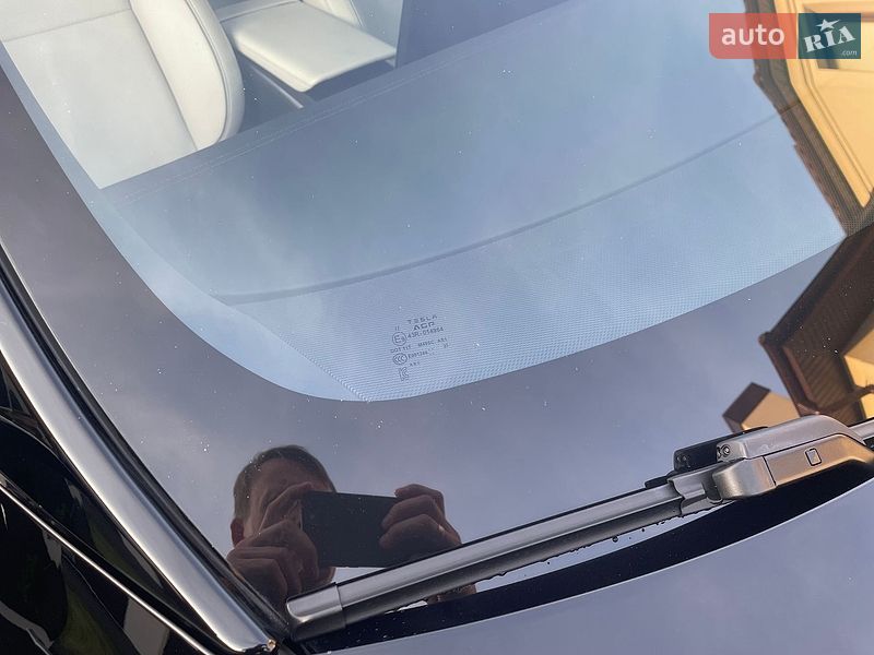 Лифтбек Tesla Model S 2023 в Львове