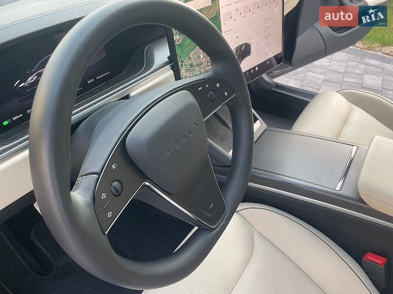 Лифтбек Tesla Model S 2023 в Львове