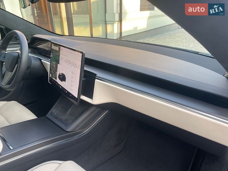 Лифтбек Tesla Model S 2023 в Львове