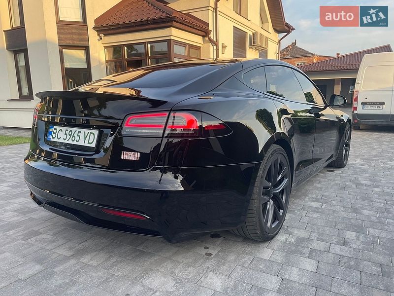 Лифтбек Tesla Model S 2023 в Львове